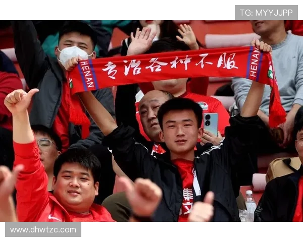 大巴黎与里昂激战正酣比分悬念迭起球迷热情高涨