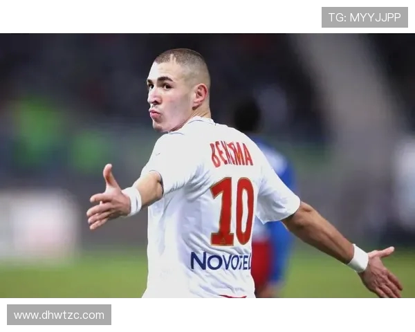 本泽马领衔球队新征程展望期待在赛场上再创辉煌成就 本泽马领衔球队新征程展望期待在赛场上再创辉煌成就